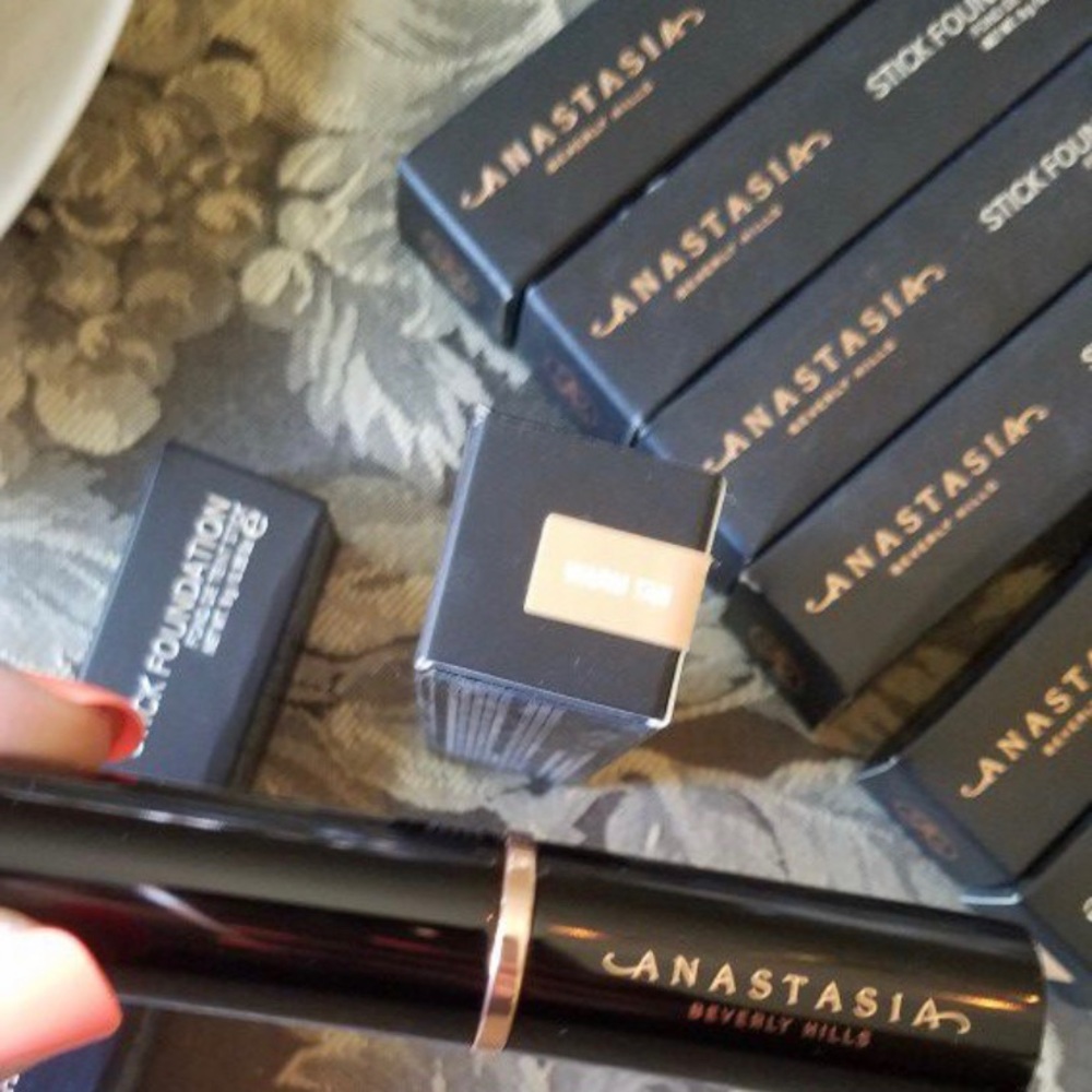 New Anastasia foundation sticks